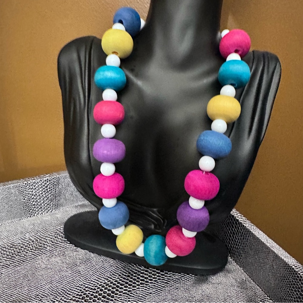 Vintage multicolor wood and plastic 80’s necklace